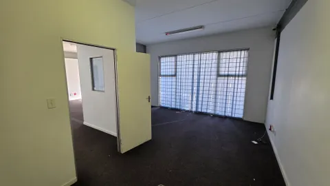 Germiston Motor City, Cnr Jack and Refinery Rd  Engen Jack Street Convenience Centre, Germiston 235m² Office Retail To Let (10)